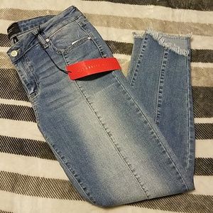 NWT Celebrity Pink Ankle Jeans